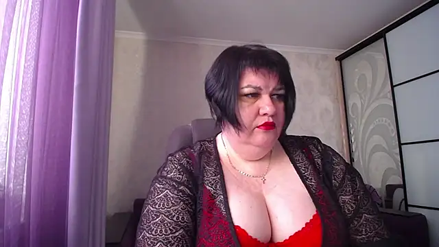 Snapshot of JuicyLady_Di chatting on 03-10-25, 05:43 JuicyLady Di online show from 03-10-25, 05:43