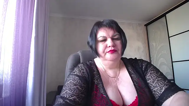 Snapshot of JuicyLady_Di chatting on 03-10-25, 12:37 JuicyLady Di online show from 03-10-25, 12:37