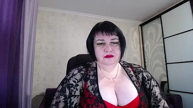 Snapshot of JuicyLady_Di chatting on 10-18-25, 04:59 JuicyLady Di online show from 10-18-25, 04:59
