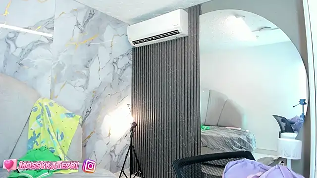 Katemoss70 online show from 02-23-25, 05:50