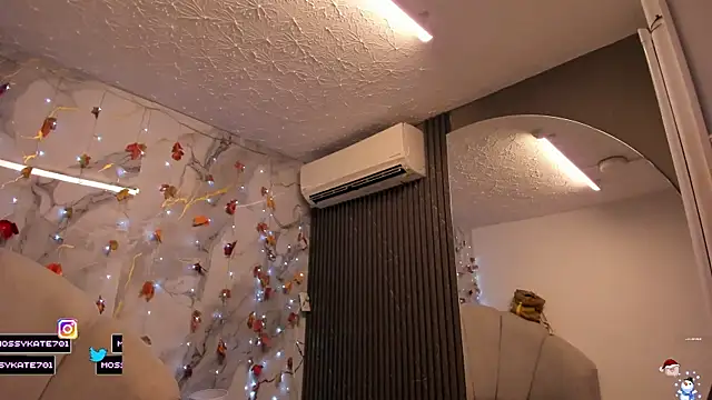 Snapshot of Katemoss70 chatting on 12-22-25, 12:24 Katemoss70 online show from 12-22-25, 12:24