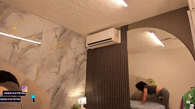 Snapshot of Katemoss70 chatting on 01-13-26, 12:32 Katemoss70 online show from 01-13-26, 12:32