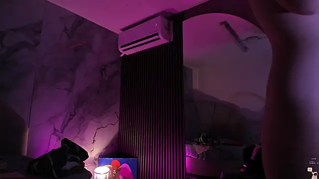 Snapshot of Katemoss70 chatting on 02-11-26, 12:43 Katemoss70 online show from 02-11-26, 12:43