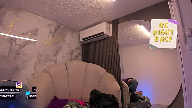 Snapshot of Katemoss70 chatting on 02-23-26, 12:35 Katemoss70 online show from 02-23-26, 12:35