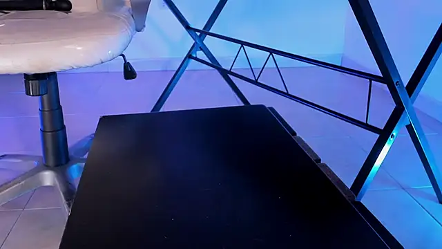 ArchieCollins online show from 11-05-25, 10:10