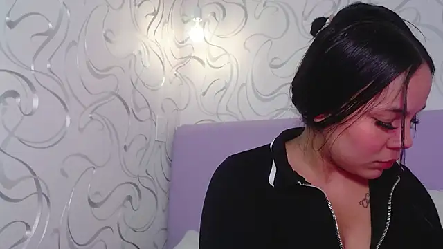 EmilyQueen3x online show from 10-30-25, 09:15