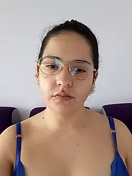 MiaLaurenzz online show from 10-04-25, 05:55