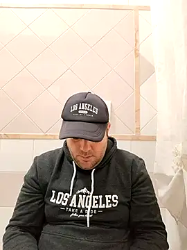 Snapshot of alex899927 chatting on 10-09-25, 07:39 alex899927 online show from 10-09-25, 07:39