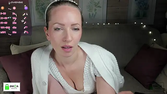 Queenymel online show from 11-11-25, 03:34