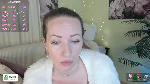 Snapshot of Queenymel chatting on 02-26-26, 04:39 Queenymel online show from 02-26-26, 04:39