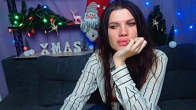 Snapshot of MilaLoona chatting on 12-23-24, 10:32 MilaLoona online show from 12-23-24, 10:32