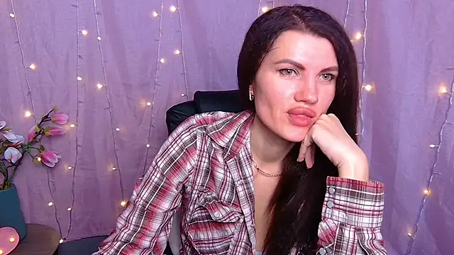 Snapshot of MilaLoona chatting on 03-01-26, 07:32 MilaLoona online show from 03-01-26, 07:32