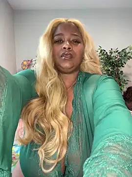 Snapshot of BigFineSelena chatting on 01-10-25, 04:09 BigFineSelena online show from 01-10-25, 04:09