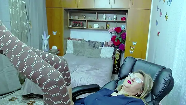 LucilleFenlys online show from 12-02-24, 12:19