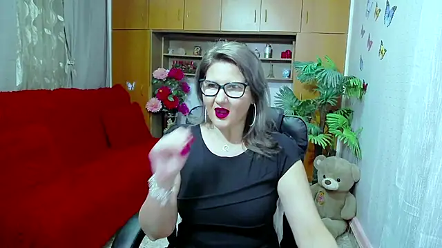 LucilleFenlys online show from 12-07-24, 10:28