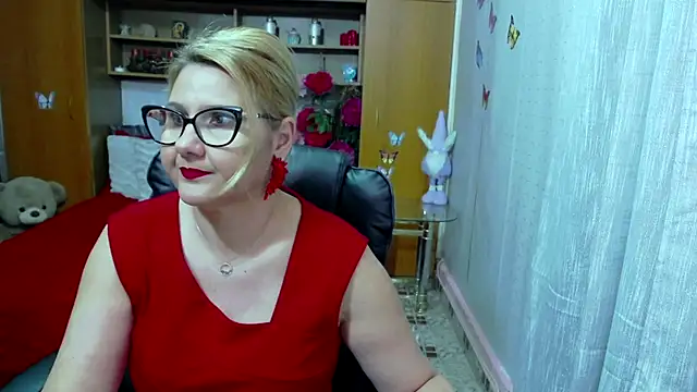 LucilleFenlys online show from 01-13-25, 05:44