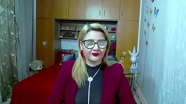 LucilleFenlys online show from 01-31-25, 08:43