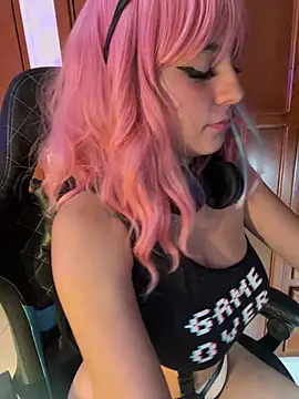 Snapshot of loolla_23 chatting on 02-21-25, 12:27 loolla 23 online show from 02-21-25, 12:27