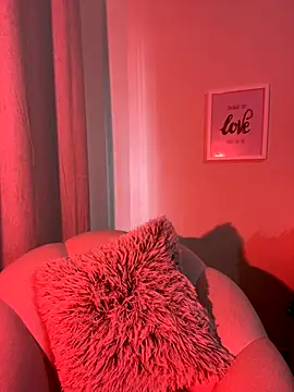 Snapshot of loolla_23 chatting on 09-20-25, 08:32 loolla 23 online show from 09-20-25, 08:32