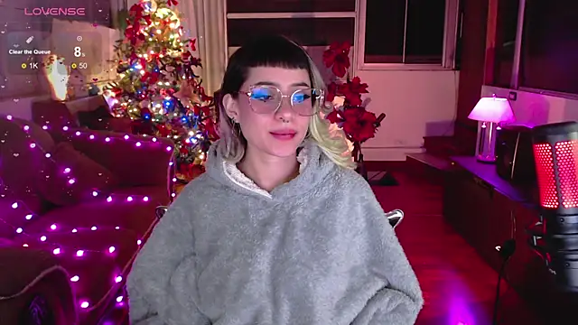 Snapshot of Aquamarinebubble chatting on 01-07-25, 07:52 Aquamarinebubble online show from 01-07-25, 07:52