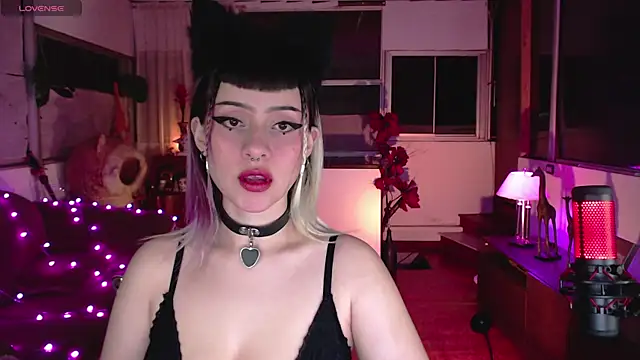 Snapshot of Aquamarinebubble chatting on 01-28-25, 02:11 Aquamarinebubble online show from 01-28-25, 02:11