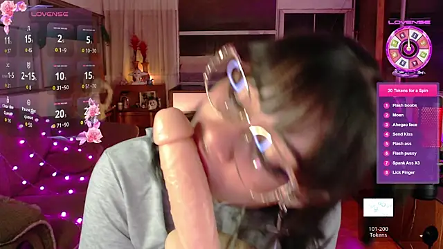 Snapshot of Aquamarinebubble chatting on 10-02-25, 01:45 Aquamarinebubble online show from 10-02-25, 01:45