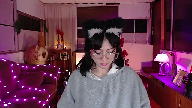 Snapshot of Aquamarinebubble chatting on 10-29-25, 02:25 Aquamarinebubble online show from 10-29-25, 02:25