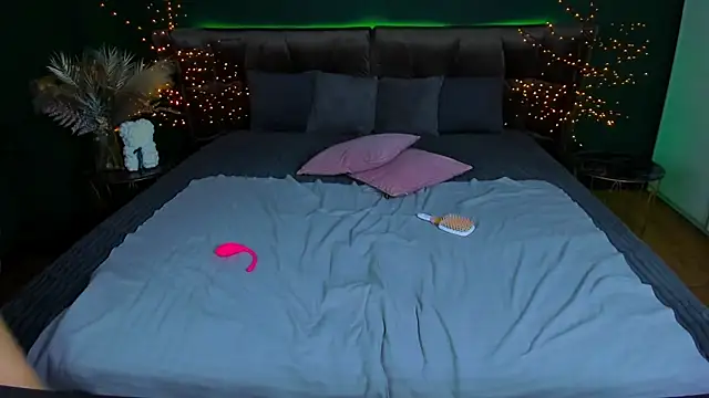 Kamilla Hot online show from 11-21-25, 06:34