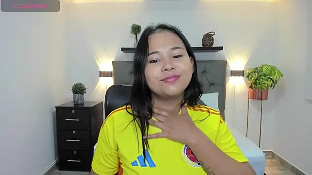 isabella florez online show from 02-22-25, 11:46