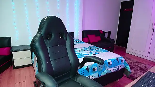 yesie hot online show from 12-02-25, 12:27