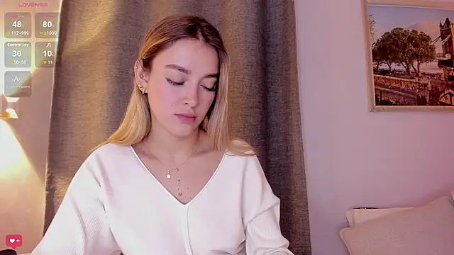 Assh lee  online show from 10-24-25, 01:18