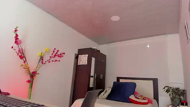 alicia rouusel online show from 03-23-25, 12:47