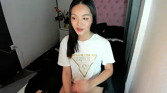 Snapshot of Arkangelxx chatting on 02-19-25, 11:49 Arkangelxx online show from 02-19-25, 11:49