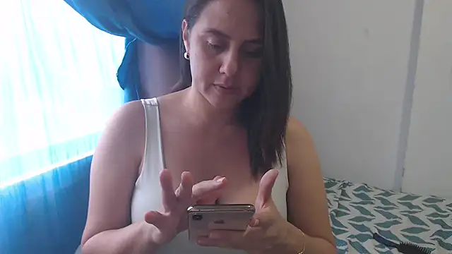 annie 21  online show from 09-22-25, 05:15