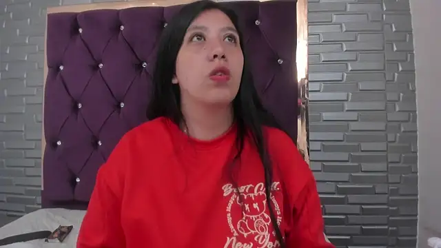 Snapshot of AntoneellaF chatting on 12-27-24, 07:51 AntoneellaF online show from 12-27-24, 07:51