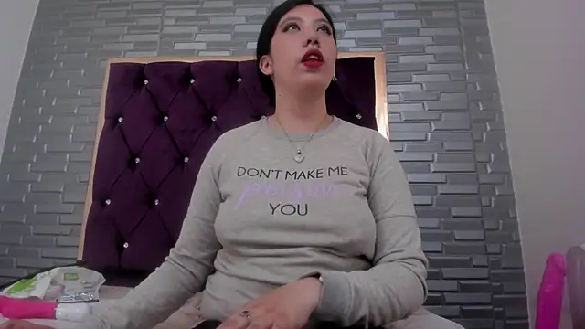 Snapshot of AntoneellaF chatting on 01-15-25, 10:24 AntoneellaF online show from 01-15-25, 10:24