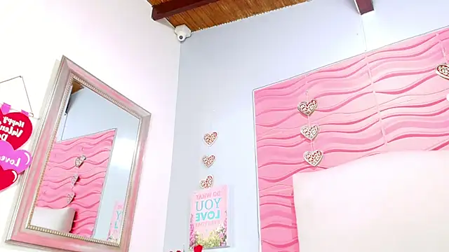 Snapshot of _Valeria_Brown chatting on 02-14-25, 11:20  Valeria Brown online show from 02-14-25, 11:20