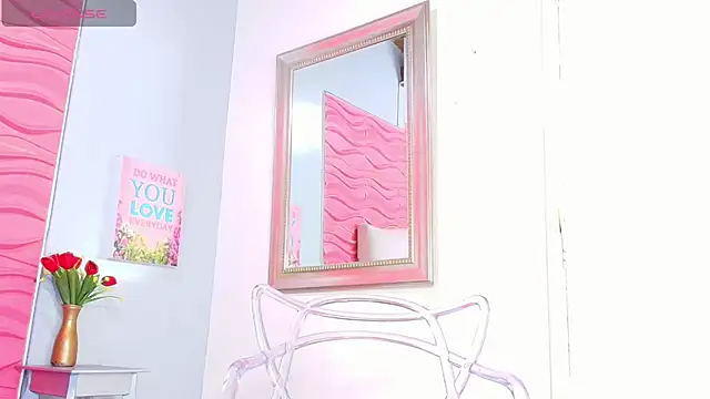 Snapshot of _Valeria_Brown chatting on 03-08-25, 12:22  Valeria Brown online show from 03-08-25, 12:22