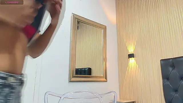 Snapshot of _Valeria_Brown chatting on 09-13-25, 08:08  Valeria Brown online show from 09-13-25, 08:08