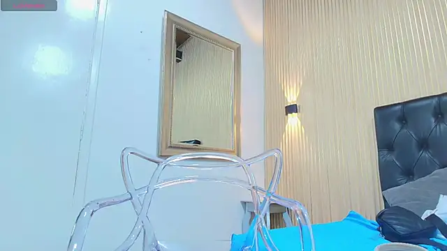 Snapshot of _Valeria_Brown chatting on 09-21-25, 10:33  Valeria Brown online show from 09-21-25, 10:33