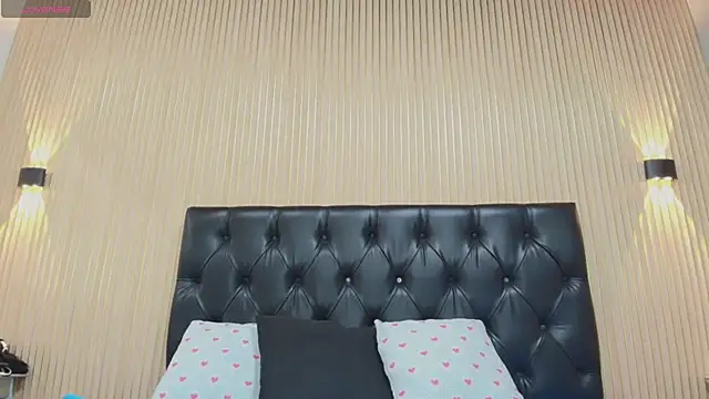 Snapshot of _Valeria_Brown chatting on 10-03-25, 01:35  Valeria Brown online show from 10-03-25, 01:35