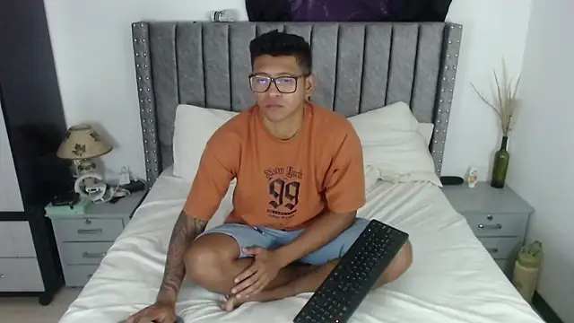 TomLover 12 online show from 12-28-24, 05:03