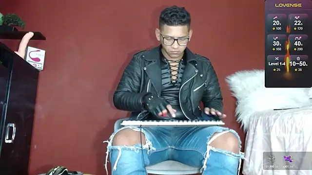 TomLover 12 online show from 02-12-25, 10:24