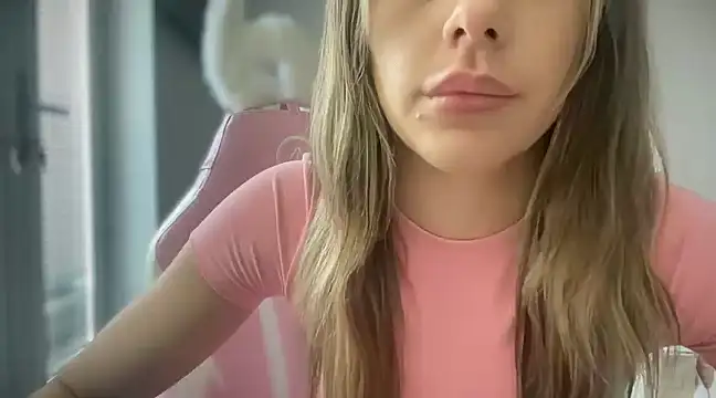 Snapshot of Lillymariee chatting on 01-03-25, 02:51 Lillymariee online show from 01-03-25, 02:51