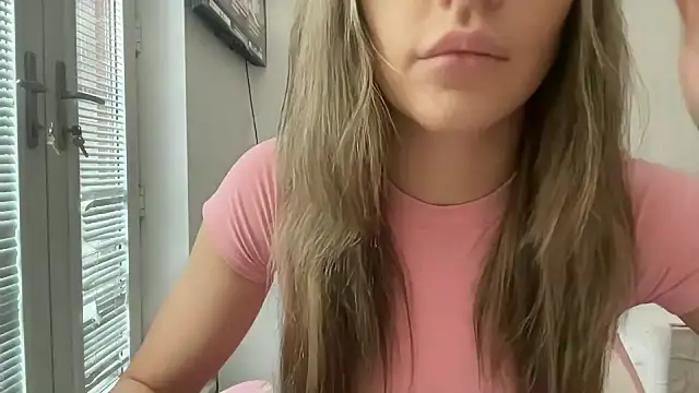 Snapshot of Lillymariee chatting on 01-31-25, 03:55 Lillymariee online show from 01-31-25, 03:55