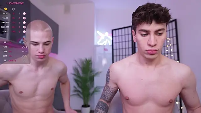 Snapshot of Evan__White_ chatting on 12-02-24, 08:09 Evan White online show from 12-02-24, 08:09