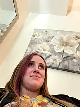 Snapshot of ClumsyLink chatting on 01-09-26, 04:04 ClumsyLink online show from 01-09-26, 04:04