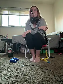 Snapshot of ClumsyLink chatting on 01-19-26, 12:47 ClumsyLink online show from 01-19-26, 12:47