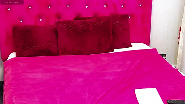 Snapshot of TinaMaay chatting on 12-12-24, 07:30 TinaMaay online show from 12-12-24, 07:30