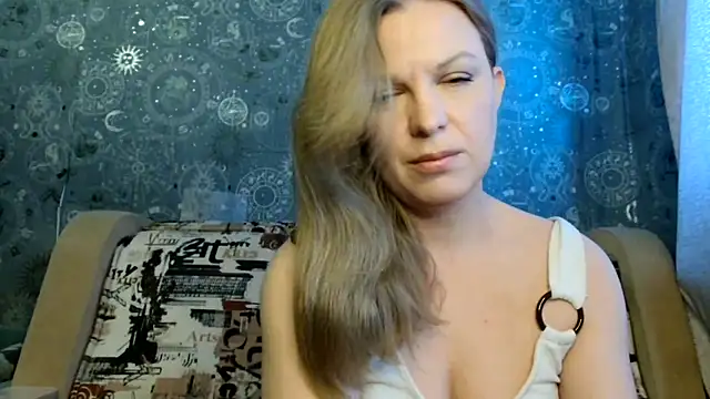 Snapshot of BlondeFox chatting on 02-19-26, 03:02 BlondeFox online show from 02-19-26, 03:02